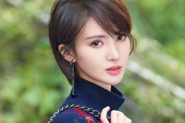 冯小刚执导女性群像剧《北辙南辕》?演员阵容有金晨王珞丹啜妮?