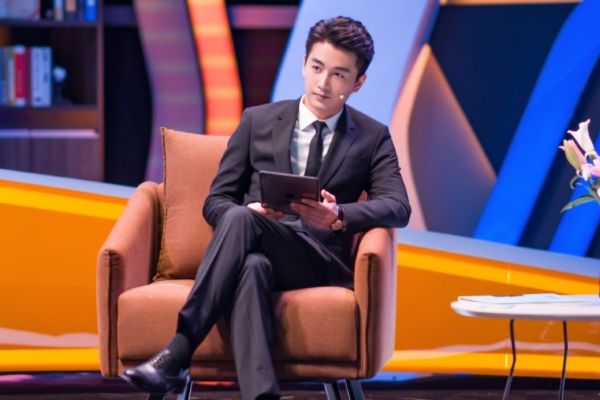 电视剧《我热爱的生活》杨光是谁扮演的?演员陈晓有哪些代表作?