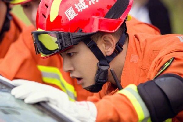 《蓝焰突击》讲述消防队员成长故事?任嘉伦搭档陈小纭有感情戏?