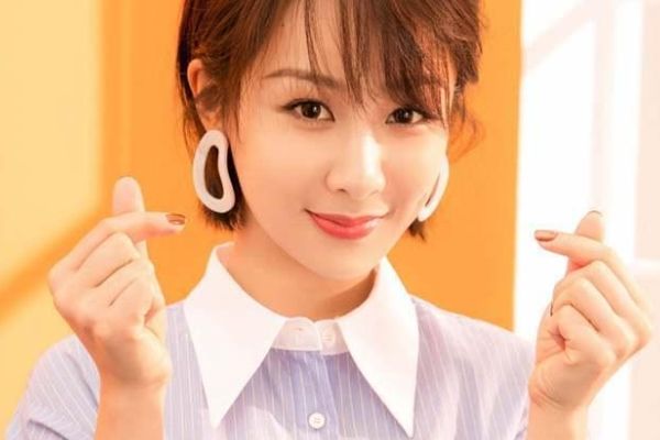 电视剧《女心理师》演员杨紫扮演贺顿?井柏然饰演主持人钱开逸?