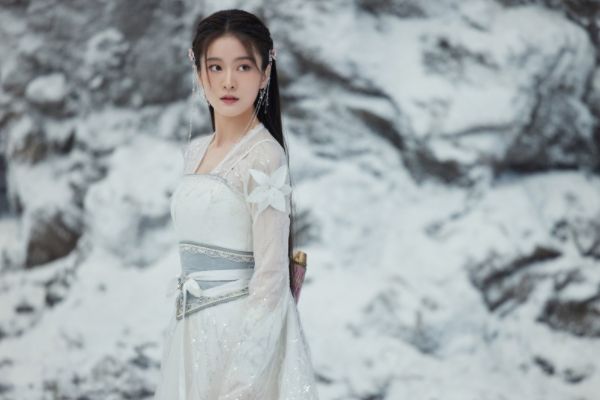 《墨白》改编自小说开启虚实结合的唯美爱情?导演王岩作品介绍?